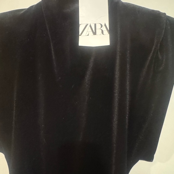 NWT ZARA Black Velvet Mini Dress – Size M – Structured Sleeves - Picture 8 of 11